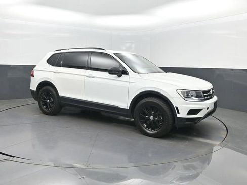 Used 2020 Volkswagen Tiguan SE image 34