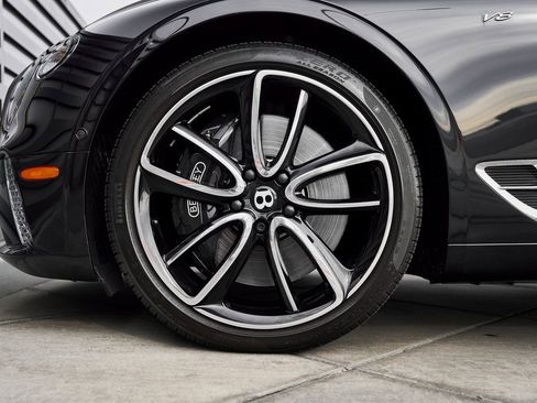 Used 2022 Bentley Continental GT image 3