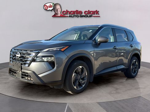 Used 2025 Nissan Rogue SV w/ SV Premium Package FWD image 1
