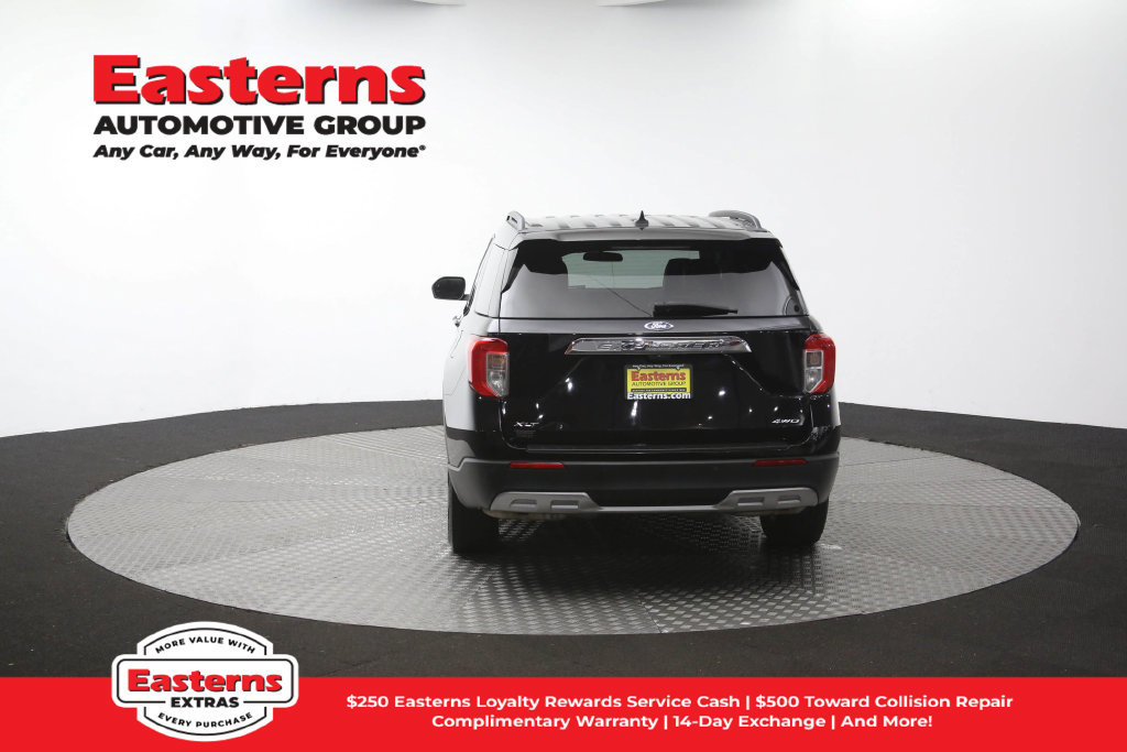Used 2023 Ford Explorer XLT w/ Equipment Group 202A AWD/4WD image 38
