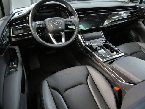 Used 2023 Audi Q7 2.0T Premium Plus w/ Premium Plus Package AWD/4WD image 2
