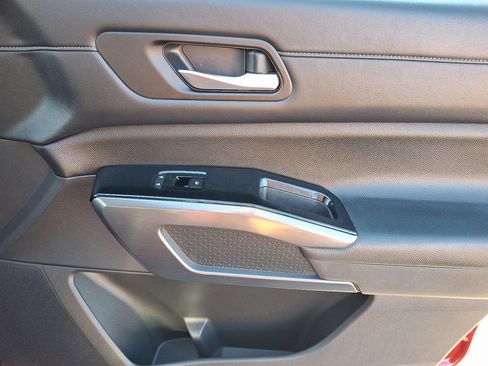 Used 2023 Nissan Pathfinder SL image 10