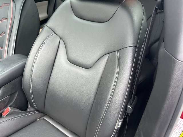 Used 2025 Jeep Compass Limited w/ Sun & Sound Group AWD/4WD image 6