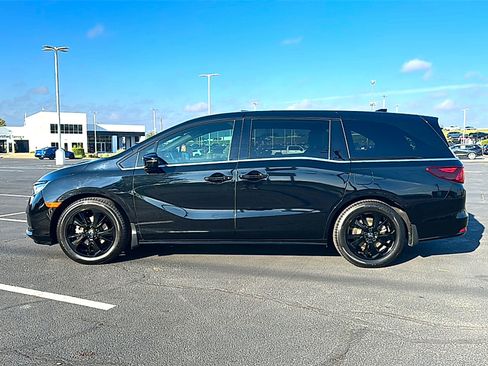 Used 2023 Honda Odyssey Sport image 5