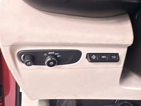 Used 2023 Buick Envision Avenir image 35