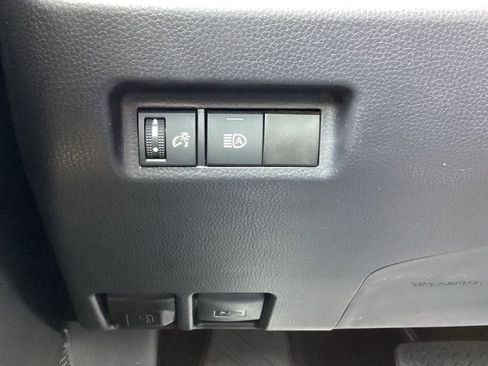 Used 2025 Toyota RAV4 XLE image 21