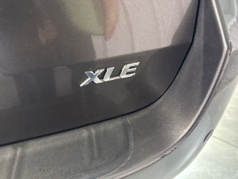 Used 2014 Toyota Sienna XLE image 15