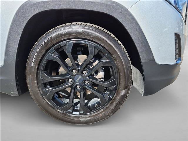Used 2020 GMC Terrain SLE w/ Elevation Edition FWD image 23
