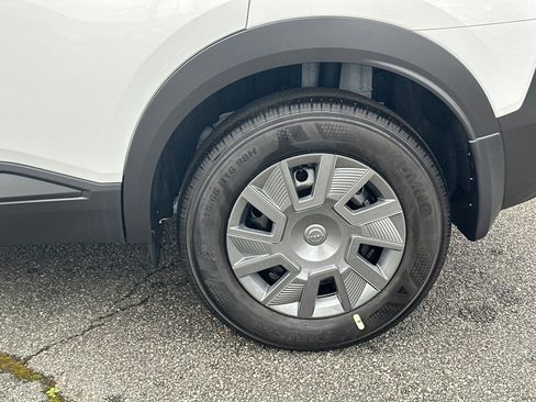 New 2026 Nissan Kicks S image 19