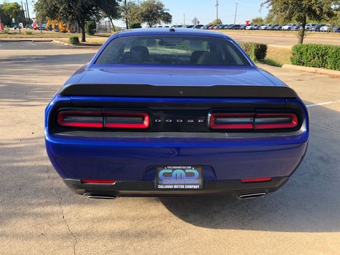 Used 2018 Dodge Challenger SXT w/ Blacktop Package image 7