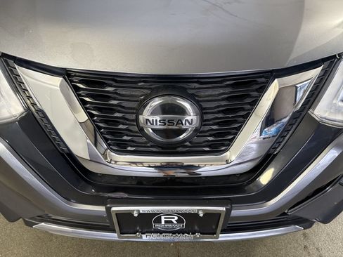 Used 2019 Nissan Rogue SV w/ Sun & Sound Touring Package AWD/4WD image 27