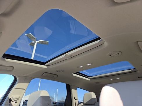 Used 2022 Buick Enclave Premium w/ Experience Buick Package image 3