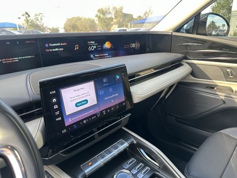 Certified 2024 Lincoln Nautilus Premier image 14