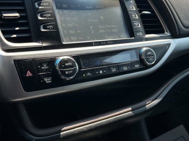 Used 2018 Toyota Highlander XLE AWD/4WD image 49