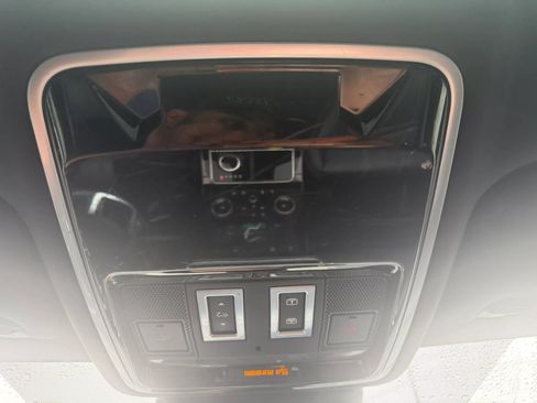 Used 2018 Land Rover Range Rover Velar S AWD/4WD image 30