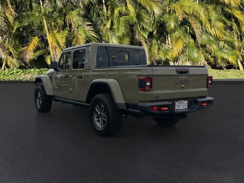 Used 2025 Jeep Gladiator Mojave AWD/4WD image 8