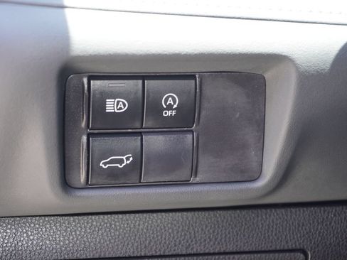 Used 2023 Toyota Highlander XLE FWD image 16