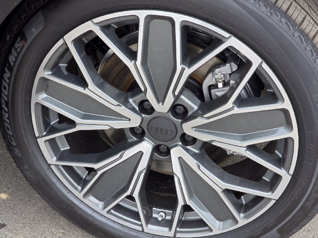 New 2026 Audi Q5 Premium Plus AWD/4WD image 10