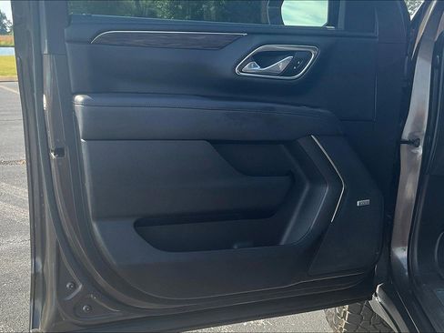 Used 2021 Chevrolet Tahoe Z71 w/ Rear Media and Nav Package image 21