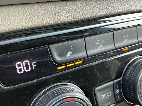 Certified 2023 Volkswagen Atlas SEL image 18