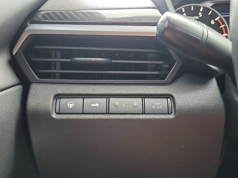 Used 2023 Nissan Altima 2.0 SR FWD image 14