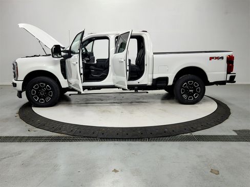 New 2026 Ford F250 Platinum image 12
