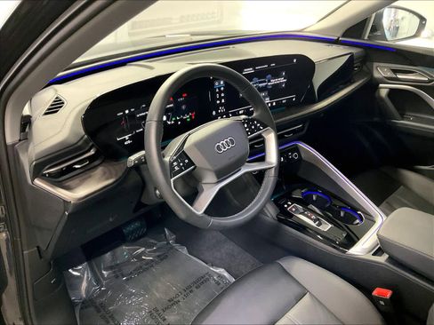 Certified 2025 Audi Q5 Premium w/ Convenience Package AWD/4WD image 14