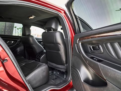 Used 2017 Ford Taurus Limited FWD image 12