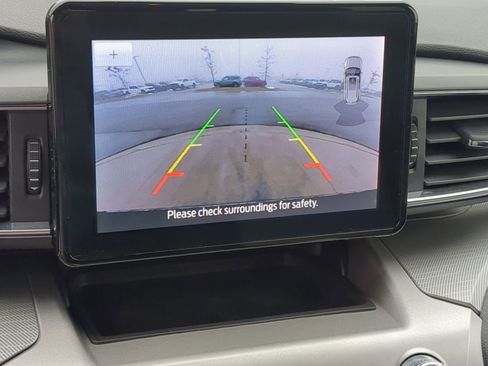 Certified 2022 Ford Explorer XLT w/ XLT Sport Appearance Package image 35