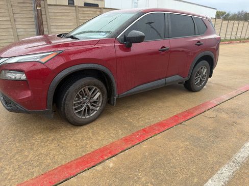 Used 2021 Nissan Rogue S image 1