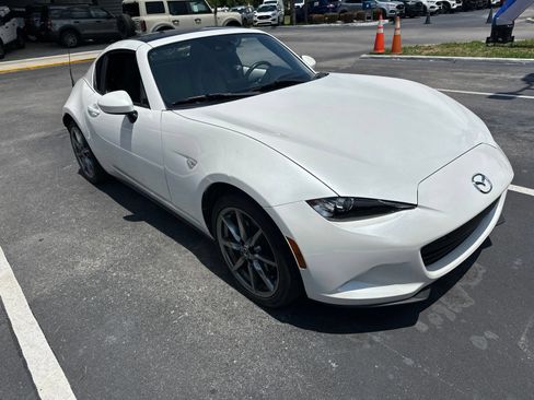 Used 2021 MAZDA MX-5 Miata RF Grand Touring RWD image 3