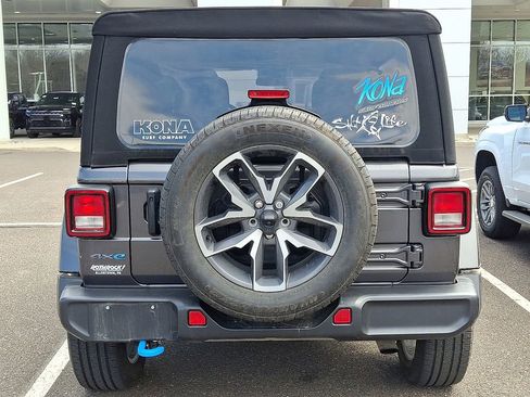 Used 2024 Jeep Wrangler Unlimited w/ Convenience Group image 6