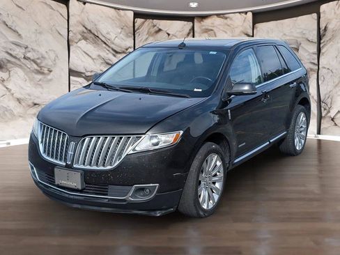 Used 2013 Lincoln MKX FWD image 3