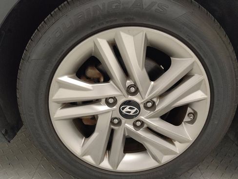 Used 2019 Hyundai Elantra SEL image 31