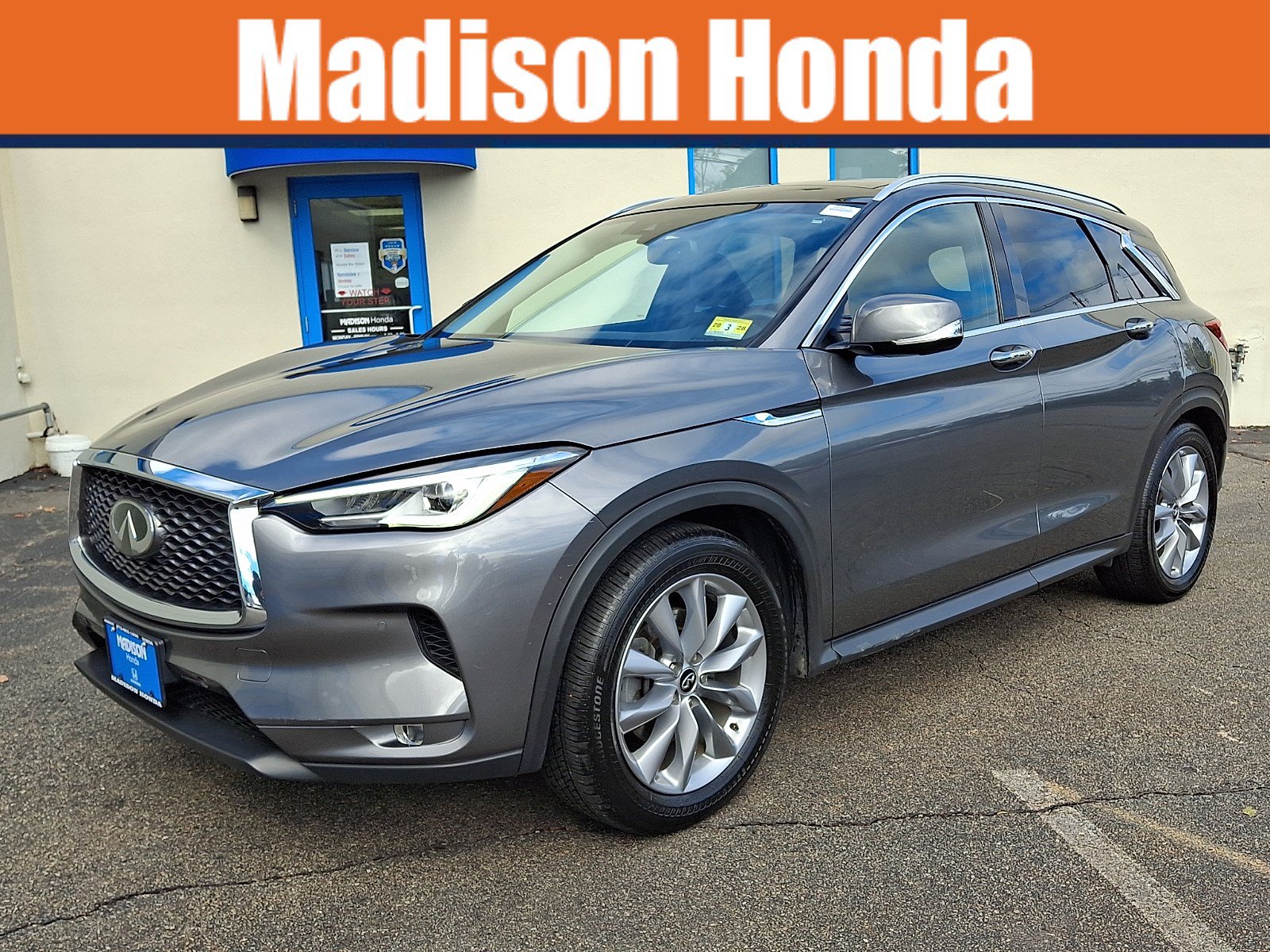 Used 2019 INFINITI QX50 Essential w/ Premium Heat Package AWD/4WD image 1