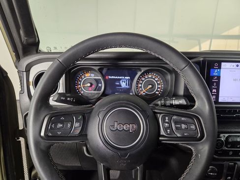Certified 2025 Jeep Wrangler Sport AWD/4WD image 15