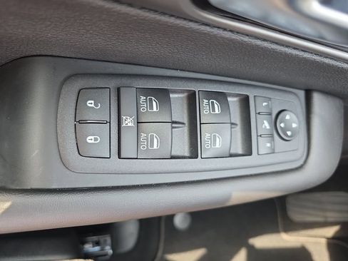 New 2027 Chrysler Pacifica Limited AWD/4WD image 32