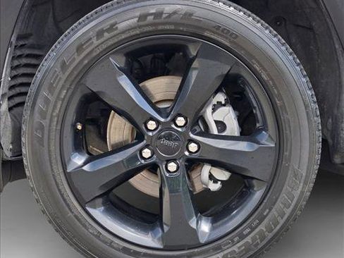 Used 2022 Jeep Grand Cherokee Altitude AWD/4WD image 22