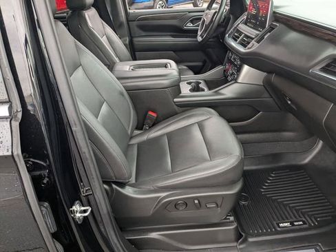 Used 2021 Chevrolet Suburban LT w/ Rear Media and Nav Package image 38