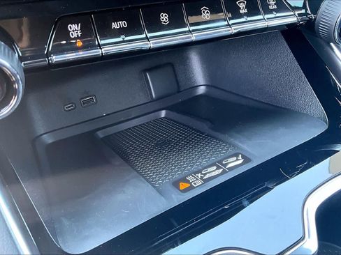 New 2026 Chevrolet Traverse Z71 w/ Enhanced Driving Package AWD/4WD image 17