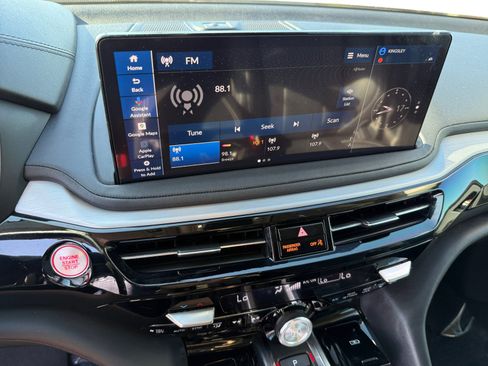 Used 2025 Acura MDX SH-AWD w/ Technology Package image 12