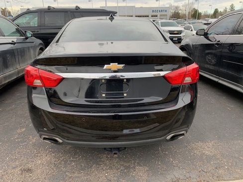 Used 2018 Chevrolet Impala Premier w/ Premier Confidence Package image 18