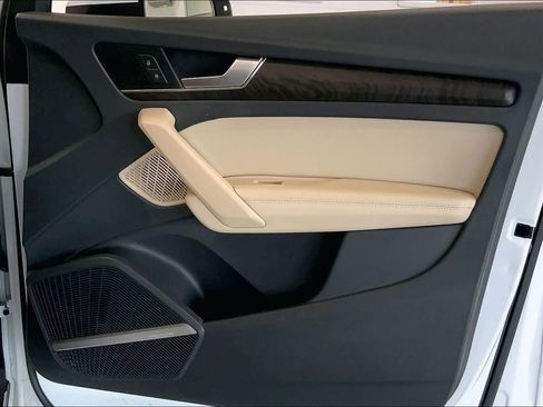 Used 2020 Audi Q5 2.0T Premium Plus w/ Premium Plus Package image 24