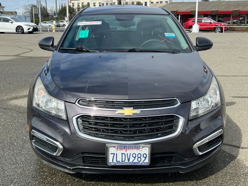 Used 2015 Chevrolet Cruze LT w/ Technology Package image 6