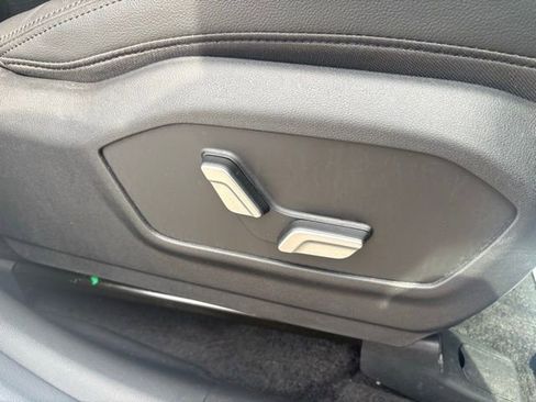 Used 2025 Hyundai Santa Fe Limited FWD image 30