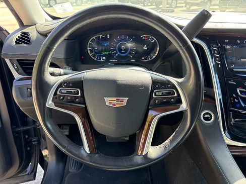 Used 2018 Cadillac Escalade 2WD image 17