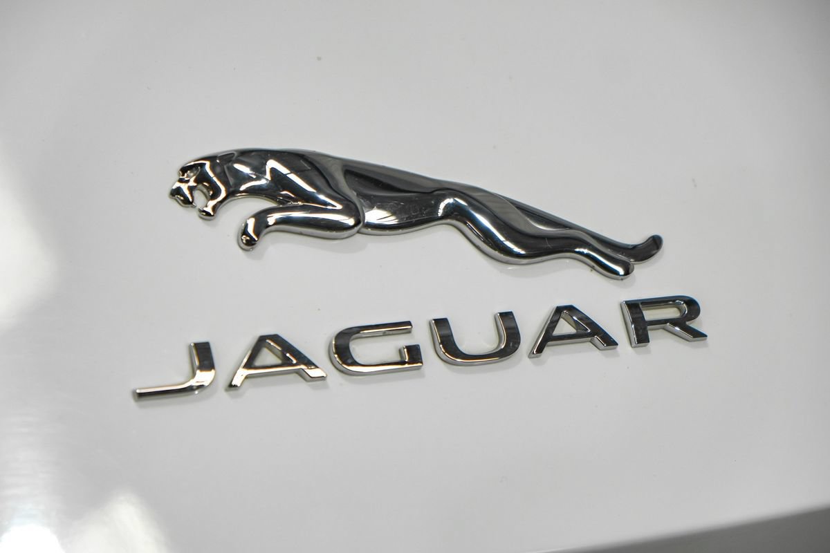 Used 2019 Jaguar F-TYPE R AWD/4WD image 48