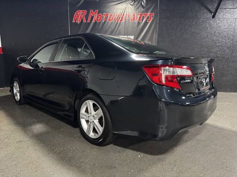 Used 2012 Toyota Camry SE FWD image 3