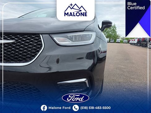 Used 2023 Chrysler Pacifica Touring-L FWD image 12