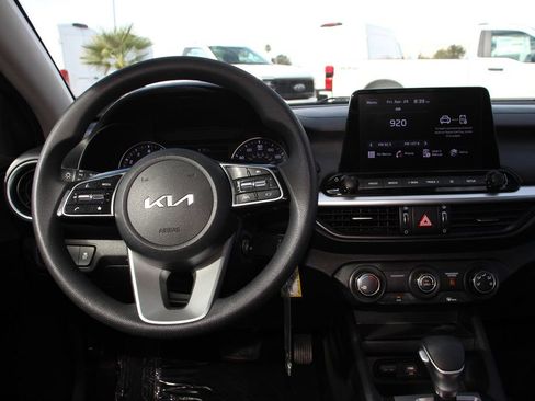 Used 2022 Kia Forte LXS FWD image 17